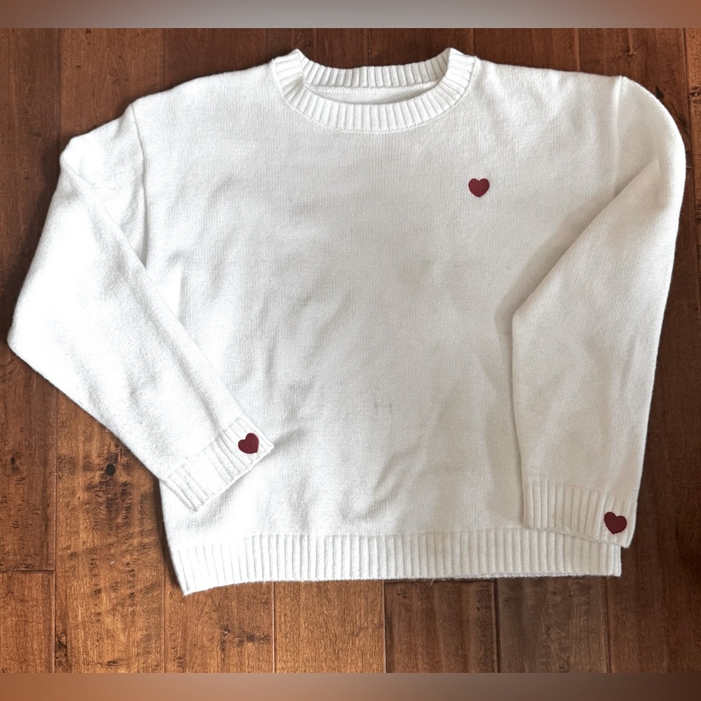 White Cotton sweater with embroidered hearts -S
